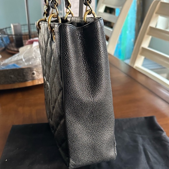 Chanel Caviar leather Petit Shopper - Picture 3 of 12